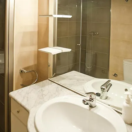 Apartment Luminoso En 1ª Linea De Mar Con Terraza Y Vistas, Cerca De Playas Y Comercios. - Es-228-36