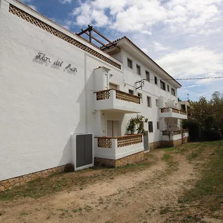Luminoso En 1ª Linea De Mar Con Terraza Y Vistas, Cerca De Playas Y Comercios. - Es-228-36 Apartment *