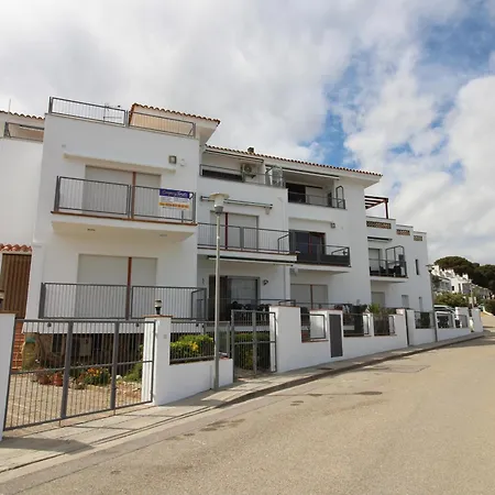 Luminoso En 1ª Linea De Mar Con Terraza Y Vistas, Cerca De Playas Y Comercios. - Es-228-36 Llanca